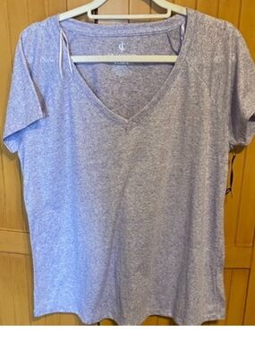 JUICY COUTURE SHORT SLEEVE SHIMMER V-NECK TOP LARGE /COLOR Grape